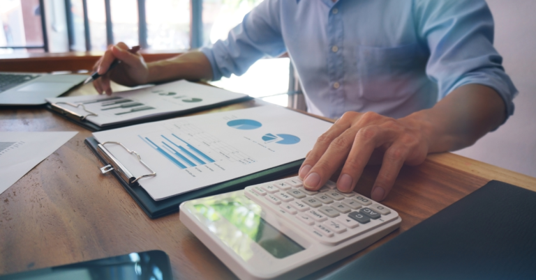 vaga-emprego-analista-administrativo-financeiro